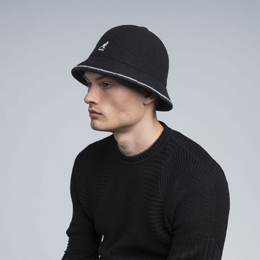 VF8024739 musta / luonnonvalkoinen sukupuolineutraali Kangol raita rento Lisätarvikkeet